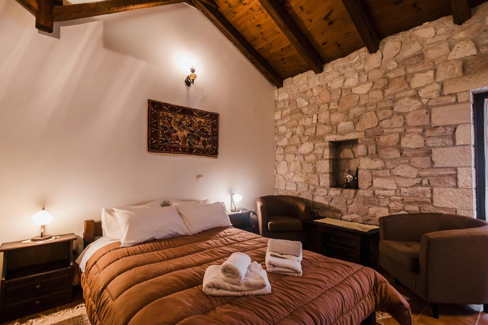 Guesthouse Armakas كالافريتا المظهر الخارجي الصورة