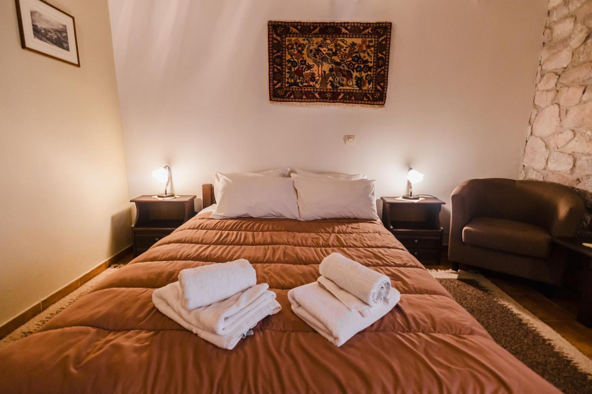 Guesthouse Armakas كالافريتا المظهر الخارجي الصورة