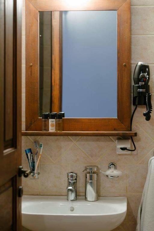 Guesthouse Armakas كالافريتا المظهر الخارجي الصورة