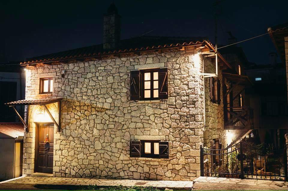 Guesthouse Armakas كالافريتا المظهر الخارجي الصورة
